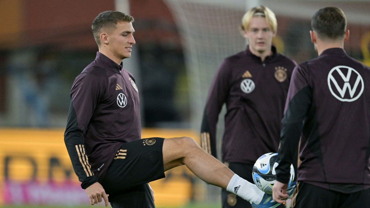 Grischa Prömel (l.) im DFB-Kreis