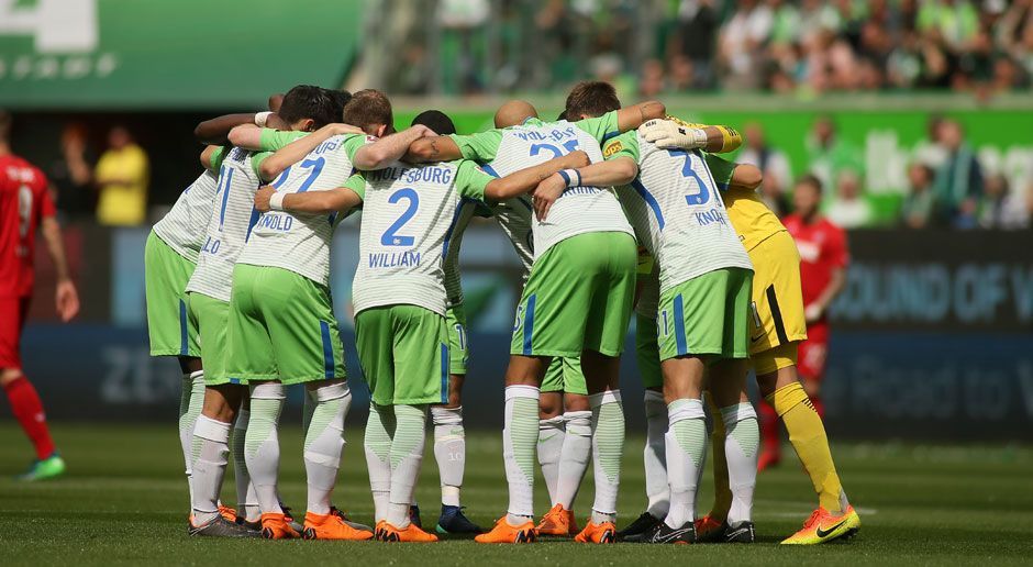 
                <strong>VfL Wolfsburg</strong><br>
                Wie im vergangenen Jahr rettet sich der VfL Wolfsburg in die Relegation. Dort geht es nun gegen Holstein Kiel um den Verbleib in der Bundesliga. Selbst wenn das gelingen sollte, dürften die eigenen Ansprüche der "Wölfe" deutlich größer gewesen sein. ran-Note: 6
              