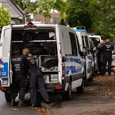 Polizei sucht in Solingen erneut nach Beweismittel