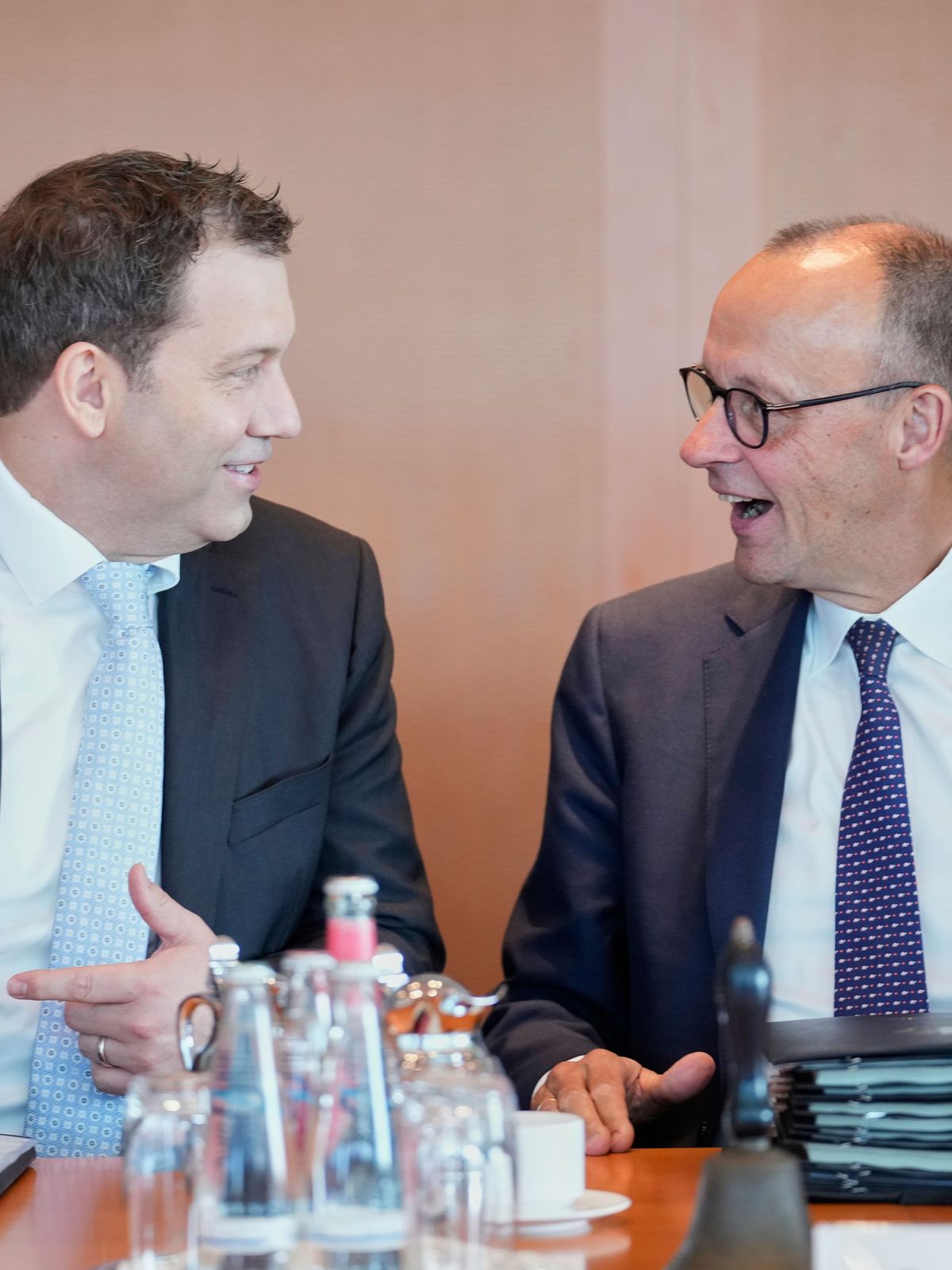 Vizekanzler Lars Klingbeil hat eine gemischte Bilanz der ersten 100 Tage von Schwarz-Rot gezogen.