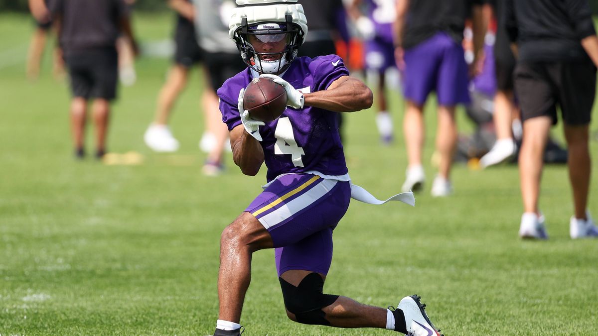 NFL, American Football Herren, USA Minnesota Vikings Training Camp Jul 29, 2025; Eagan, MN, USA; Minnesota Vikings wide receiver Rondale Moore (4) takes part in drills during the teams training cam...