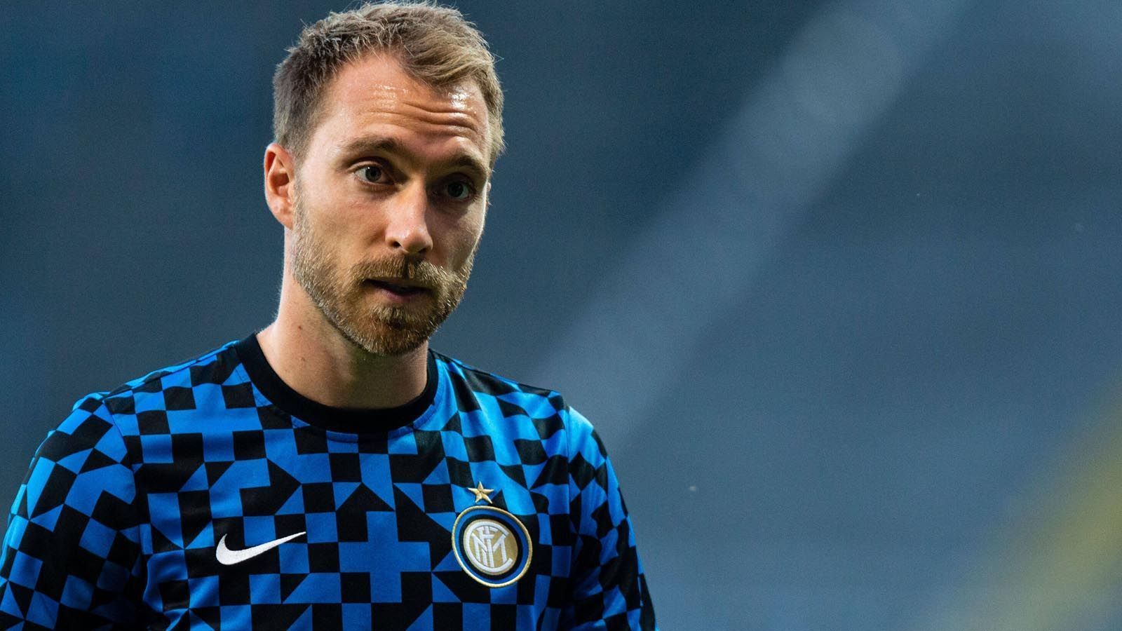 
                <strong>Platz 2: Inter Mailand</strong><br>
                Der italienische Vizemeister möchte endlich wieder Titel feiern. Mit dem FC Getafe wartet ein unbequemes Achtelfinal-Los auf die Nerazzuri. Zudem ist in nur einer Partie alles möglich. Doch vom Potenzial her zählen Christian Eriksen (Bild) zu den besten Teams des Wettbewerbs. Und die Querelen um Coach Antonio Conte könnten das Team noch enger zusammenschweißen.
              