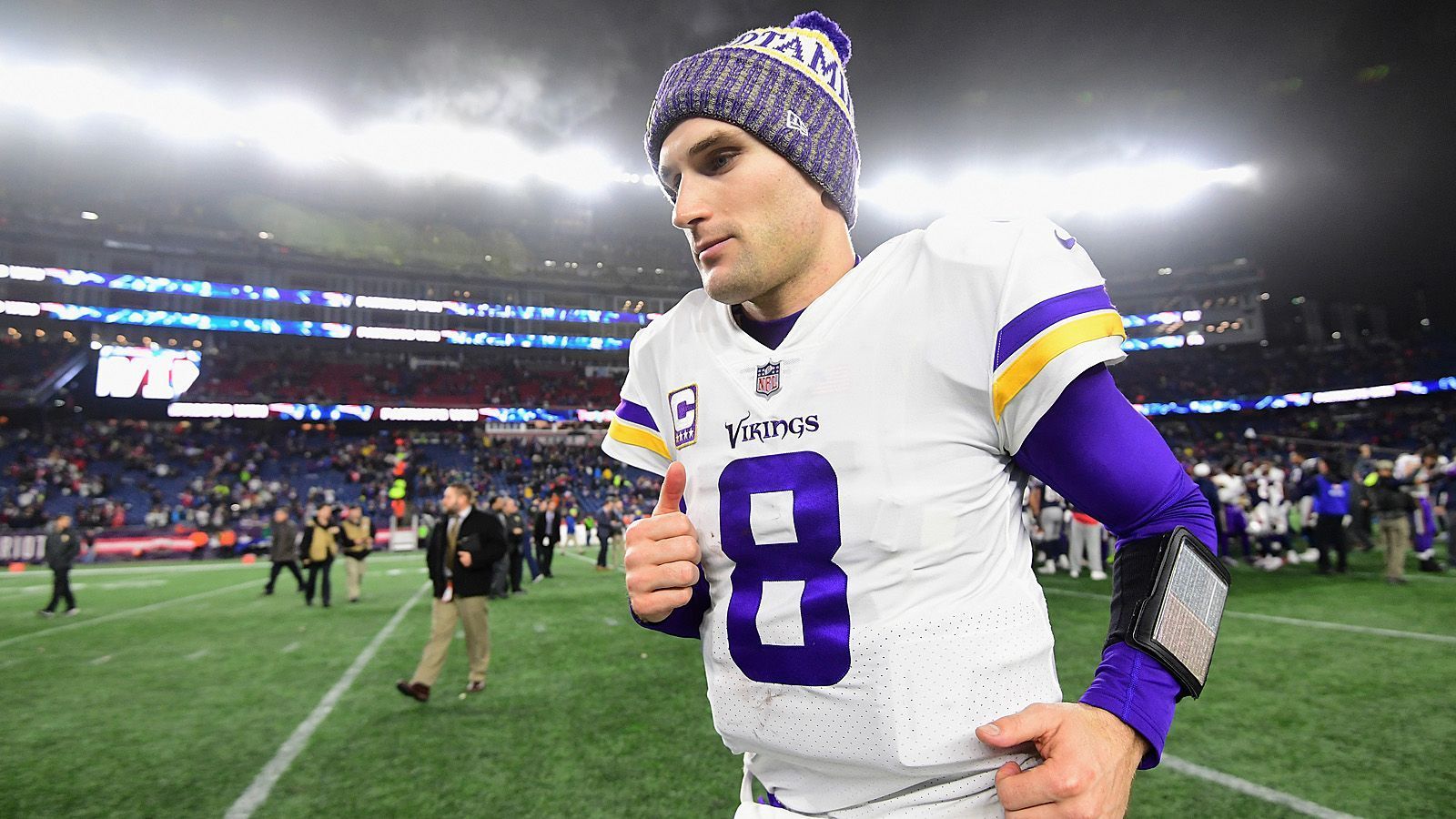 
                <strong>Platz 8: Kirk Cousins</strong><br>
                Platzierung vor Steuern: 8Verdienst vor Steuern: 26.000.000 DollarPlatzierung nach Steuern: Verdienst nach Steuern: 14.735.765 Dollar 
              