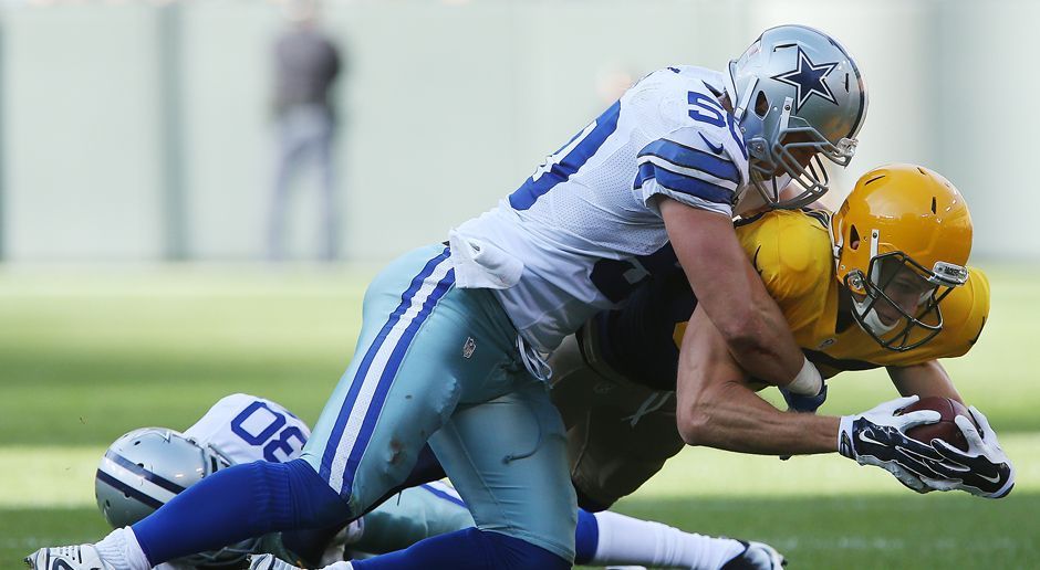 
                <strong>Green Bay Packers at Dallas Cowboys</strong><br>
                Patrick Esume: "Für mich das absolute Highlight am Wochenende. Das Top-Running-Game der Dallas Cowboys trifft auf die Top-Defense aus Green Bay. Der schwache Pass-Angriff der Cowboys dürfte den Packers in die Karten spielen. Doch der Schlüssel ist die Dallas-Defense. Kann sie Aaron Rodgers unter Kontrolle halten? Kann sie sein Scramblen unterbinden? Ich denke, dass A-Rod heiß ist und die Passverteidigung der Texaner hoch nehmen wird: Knapper Sieg für Green Bay!"
              