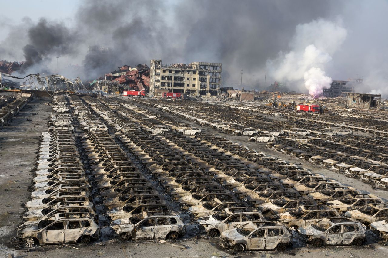 2015, China: In einem Gefahrgut-Lager der Hafenstadt Tianjin löste Ammonium-Nitrat eine Serie von Explosionen aus. 173 Menschen starben.