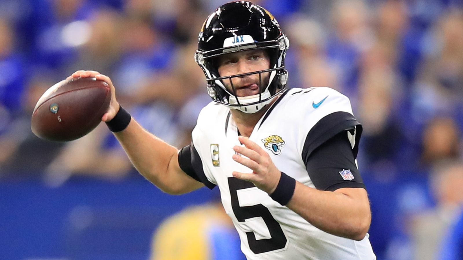 
                <strong>Blake Bortles (Jacksonville Jaguars) </strong><br>
                Die Zeit von Blake Bortles bei den Jacksonville Jaguars scheint abgelaufen zu sein. Der letztjährige AFC-Finalist konnte in der abgelaufenen Saison keine beständigen Leistungen mehr zeigen und wurde zwischenzeitlich auf die Bank gesetzt. Laut NFL-Insider Ian Rapoport steht eine Trennung bevor. Dabei soll Bortles allerdings nicht getradet, sondern entlassen werden. Der 26-Jährige wäre somit ein Free Agent, der unter neuen Vertragsbezügen nach D.C. kommen könnte. Dass er weiß, wie man ein Team ins Championship-Game führt, hat er bereits 2017/2018 gezeigt. 
              