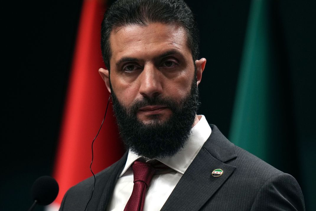 Syriens Übergangspräsident Ahmed al-Scharaa (Bild) hat Donald Trump getroffen.