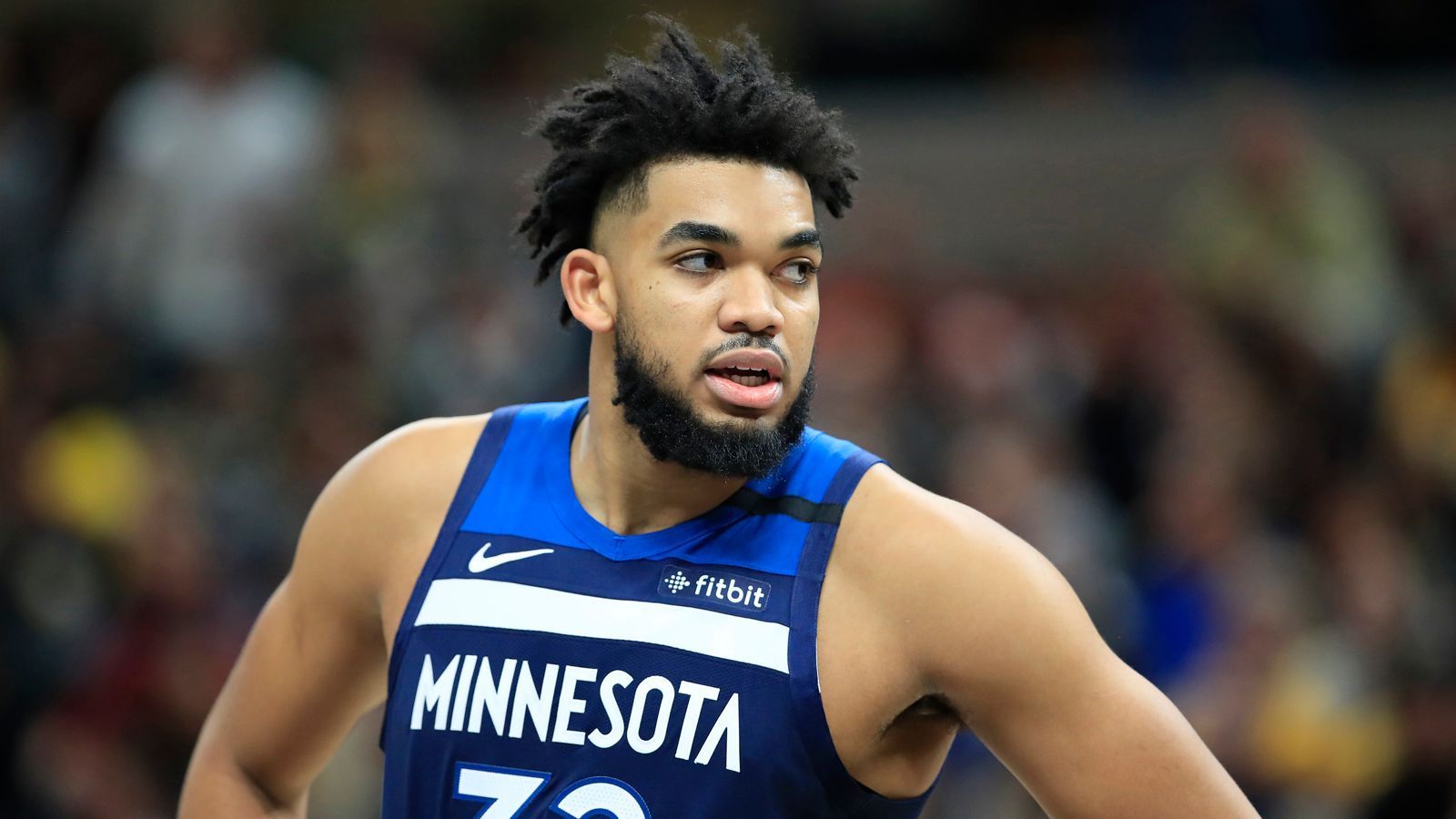 
                <strong>Karl-Anthony Towns </strong><br>
                Auch Haywards NBA-Kollege Karl-Anthony Towns ist regelmäßiger Streamer auf Twitch und zockt in letzter Zeit vor allem Call of Duty Warzone. Auf seinem Kanal "KarlTowns" waren auch schon die Kollegen Devin Booker und Ben Simmons zu Gast. 
              