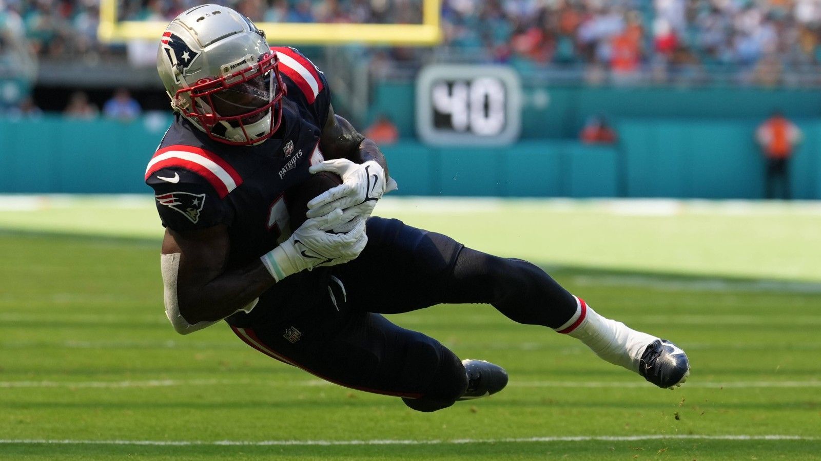 <strong>Cut-Kandidat: Ty Montgomery (Wide Receiver, New England Patriots)</strong><br>Das ehemalige Schweizer Taschenmesser der Packers fühlte sich bei seiner Unterschrift 2022 wie eine logische Ergänzung für die Pats an. Er hatte aber mit Verletzungen zu kämpfen. Mit der Verpflichtung von Ezekiel Elliott dürften die verbleibenden Plätze eher für jüngere Spieler freigehalten werden.