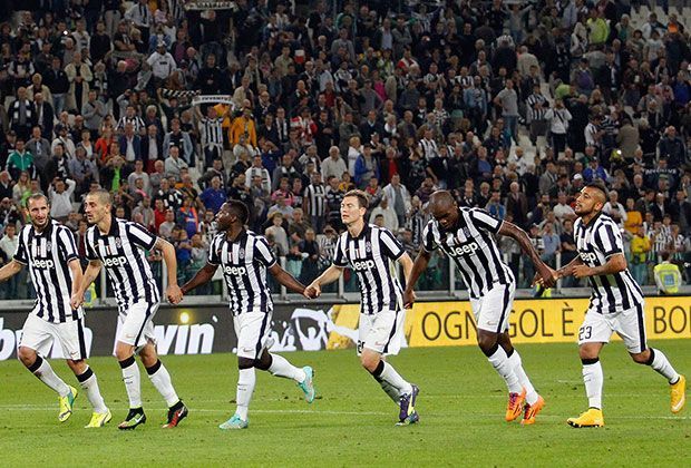 
                <strong>Juve jubelt</strong><br>
                Nach einem ereignisreichen Spiel und einem umstrittenen Sieg: Juventus Turin führt in der Tabelle nun mit 18 Punkten. Dahinter lauert der AS Rom...
              