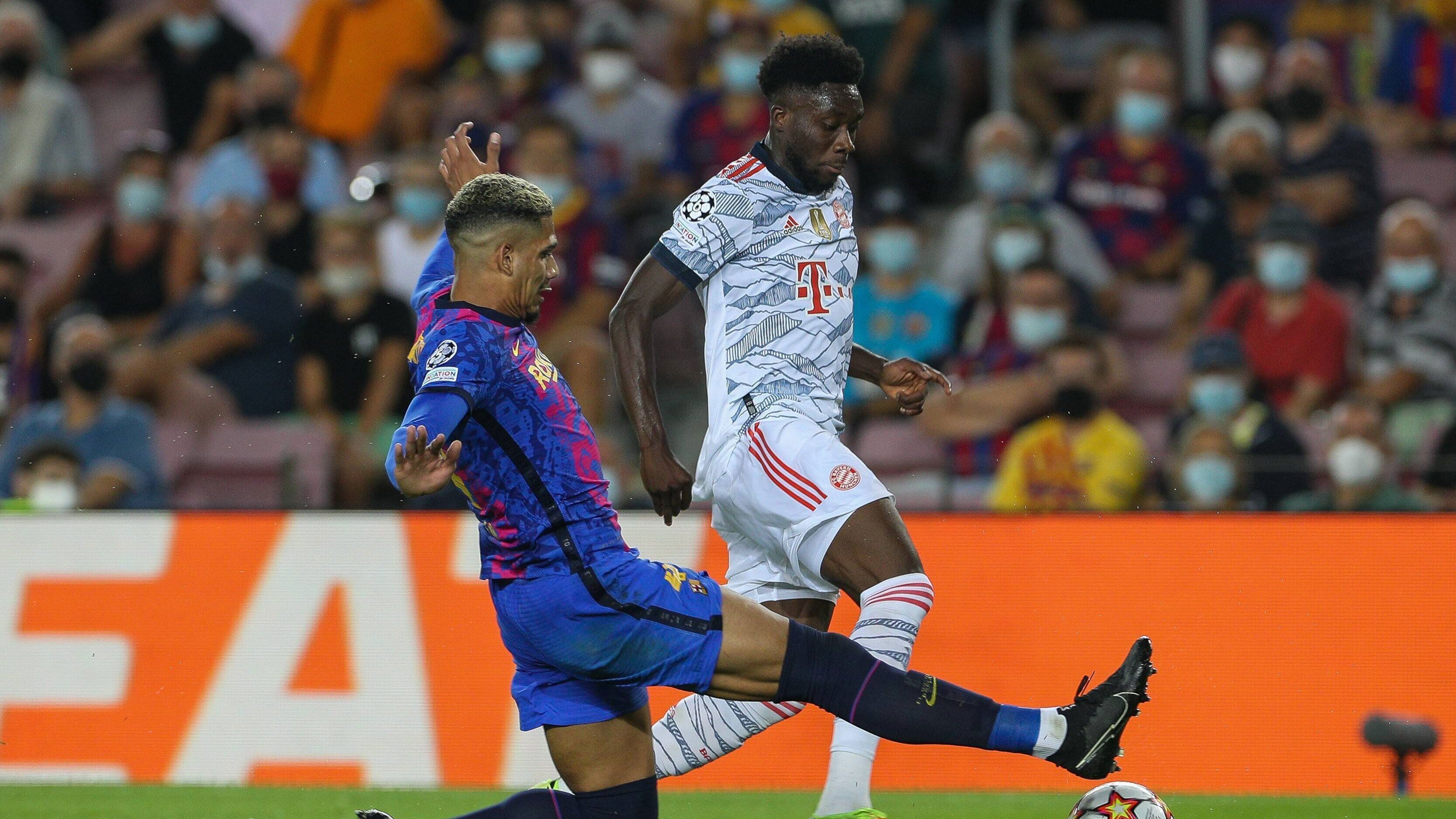 
                <strong>Alphonso Davies</strong><br>
                Defensiv in der ersten Halbzeit mit einer starken Leistung. hat durch das 3-5-2-System des FC Barcelona aber auch keinen Außenstürmer als Gegenspieler. Mit Sergi Roberto hat er keinerlei Probleme, der jedoch auch nicht das Laufduell mit Davies sucht. Auch Depay bringt Davies nicht aus der Ruhe. Nach vorne allerdings nicht so durchschlagskräftig wie man es in der Bundesliga von ihm gewohnt ist. ran-Note: 3
              