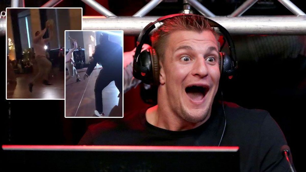 Gronk verbreitet bei einer Hochzeit gute Laune. 