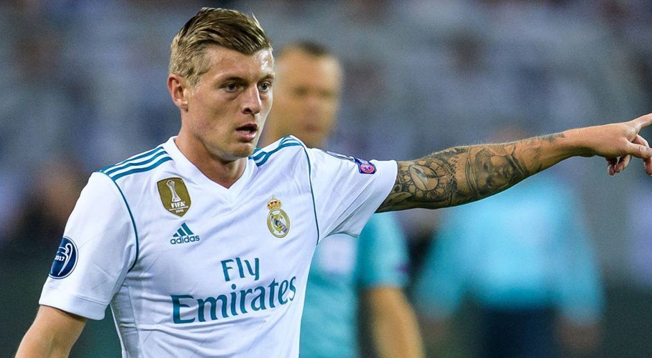 
                <strong>Toni Kroos</strong><br>
                Toni Kroos lässt das Außergewöhnliche alltäglich aussehen. So auch diesmal gegen den BVB. Einmal mehr ist Kroos die Schaltzentrale bei Real. Mit einem Traumpass auf den startenden Bale leitet er das 2:0 ein. ran-Note: 2
              