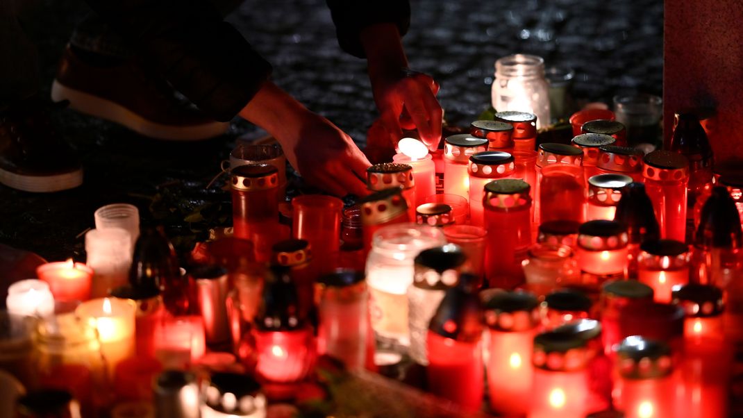 urn:newsml:dpa.com:20090101:231222-99-382814