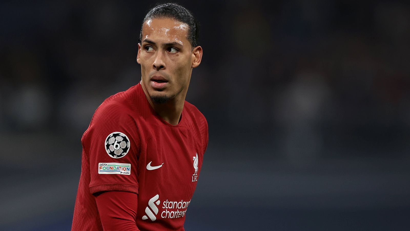 
                <strong>Platz 10: Virgil van Dijk</strong><br>
                &#x2022; Verein: FC Liverpool<br>&#x2022; Follower auf Instagram: 14 Millionen<br>&#x2022; Mögliches monatliches Einkommen auf OnlyFans: 2,04 Millionen Euro<br>
              