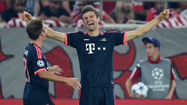 
                <strong>Thomas Müllers kurioses Tor gegen Piräus</strong><br>
                ... feiert Müller seinen großen Geniestreich.
              