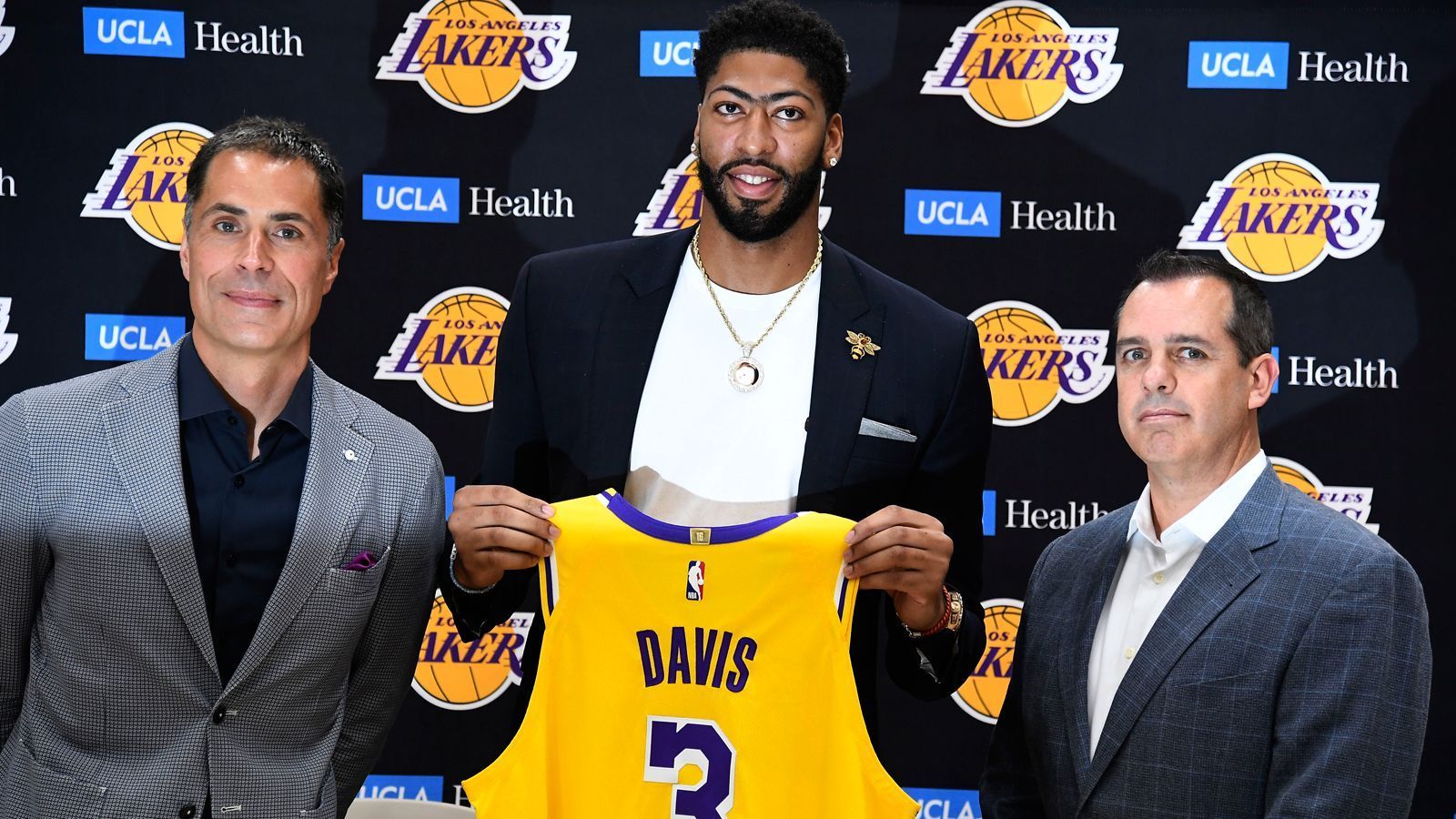 
                <strong>Anthony Davis (Los Angeles Lakers)</strong><br>
                Stärke: Position: Power Forward
              