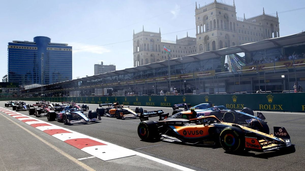 Startphase beim Grand Prix von Aserbaidschan 2022 der Formel 1