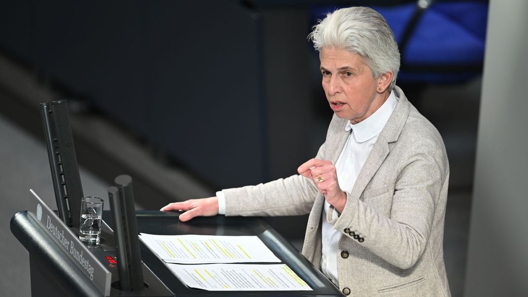 Marie-Agnes Strack-Zimmermann greift erneut den CDU-Chef an.