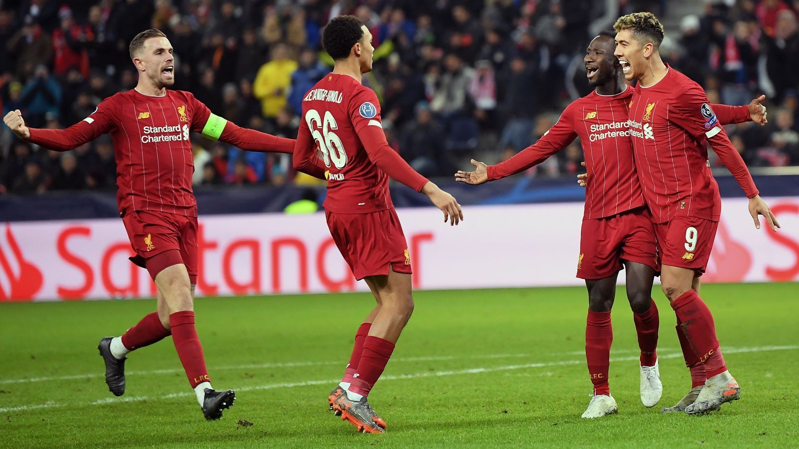 
                <strong>FC Liverpool</strong><br>
                Auf den allerletzten Drücker hat es auch Titelverteidiger Liverpool ins Achtelfinale der Champions League geschafft. Die Mannschaft von Coach Jürgen Klopp gewann am sechsten Gruppenspieltag in Salzburg durch Treffer von Naby Keita und Mohamed Salah mit 2:0 und beendete damit die Gruppenphase mit 13 Punkten sogar noch auf Platz 1. Aber: Bei einer Niederlage in Salzburg hätten die "Reds" sogar in der Gruppenphase schon rausfliegen können. 
              