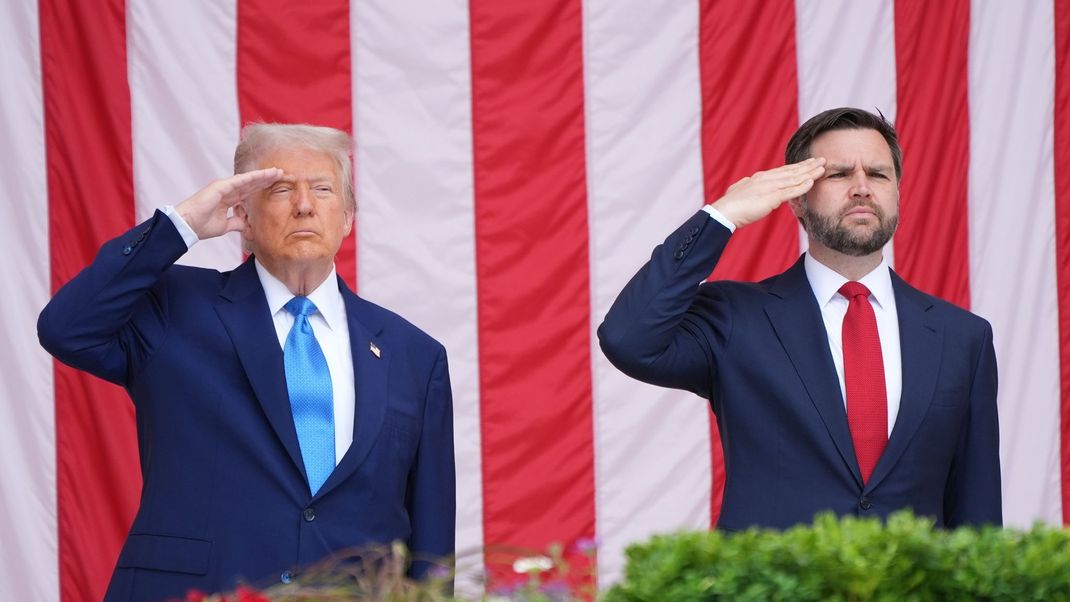 Donald Trump (links) und sein aktueller Nachfolge-Favorit Vance.