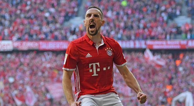 
                <strong>Franck Ribery</strong><br>
                über links Franck Ribery. Hier bedarf es wohl keiner Begründung.
              
