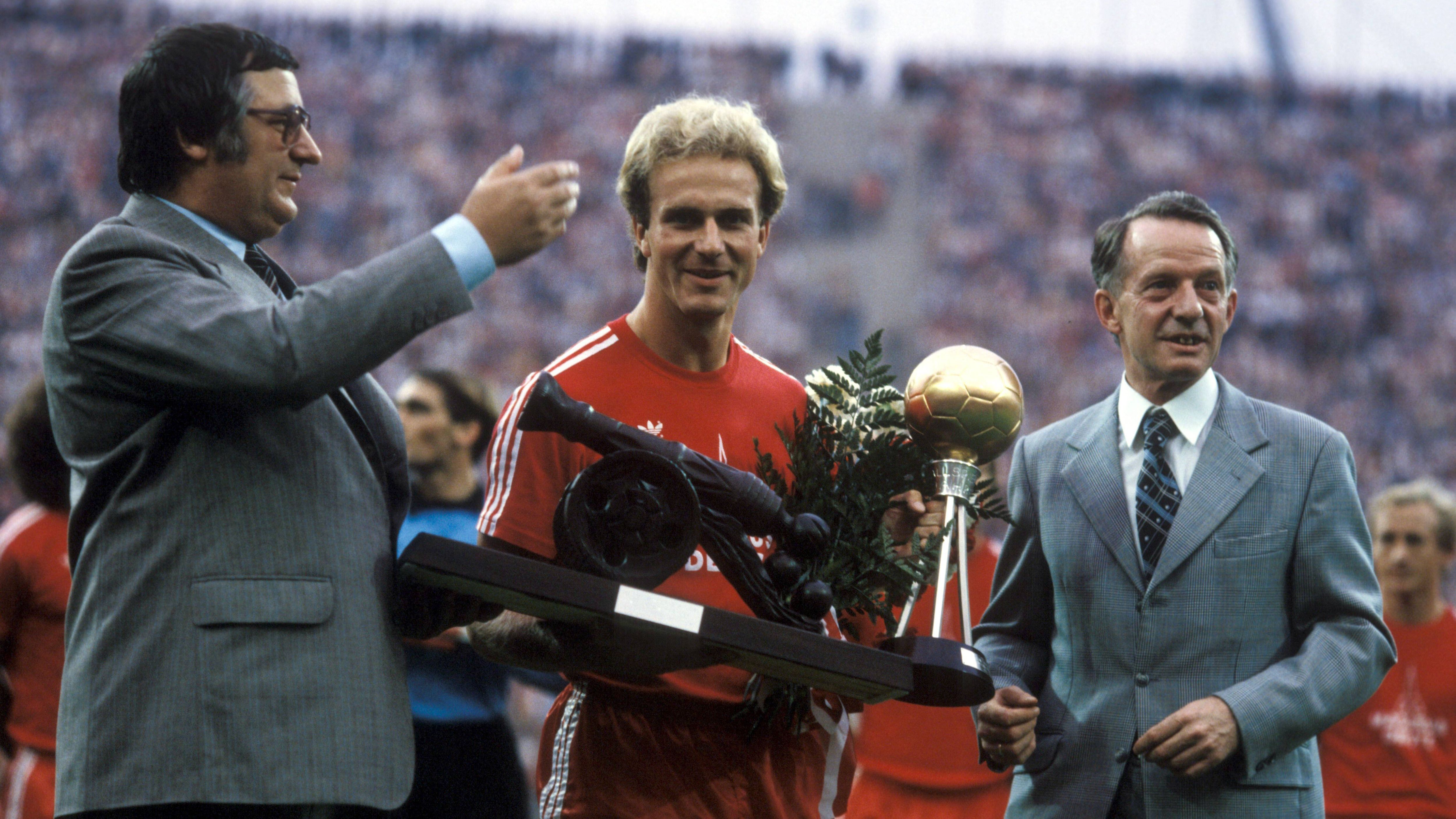 
                <strong>15. Karl-Heinz Rummenigge (FC Bayern München)</strong><br>
                Alter: 24 Jahre und 249 TageSaison: 1979/1980Tore: 26
              