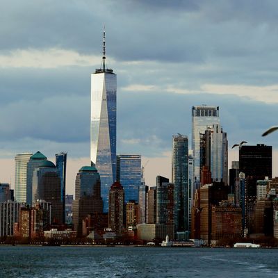 Die Skyline von New York City. Jahr für Jahr steigt der Meeresspiegel und erhöht weltweit für Küstenregionen und ihre Bewohner die Gefährdung durch Überschwemmungen.