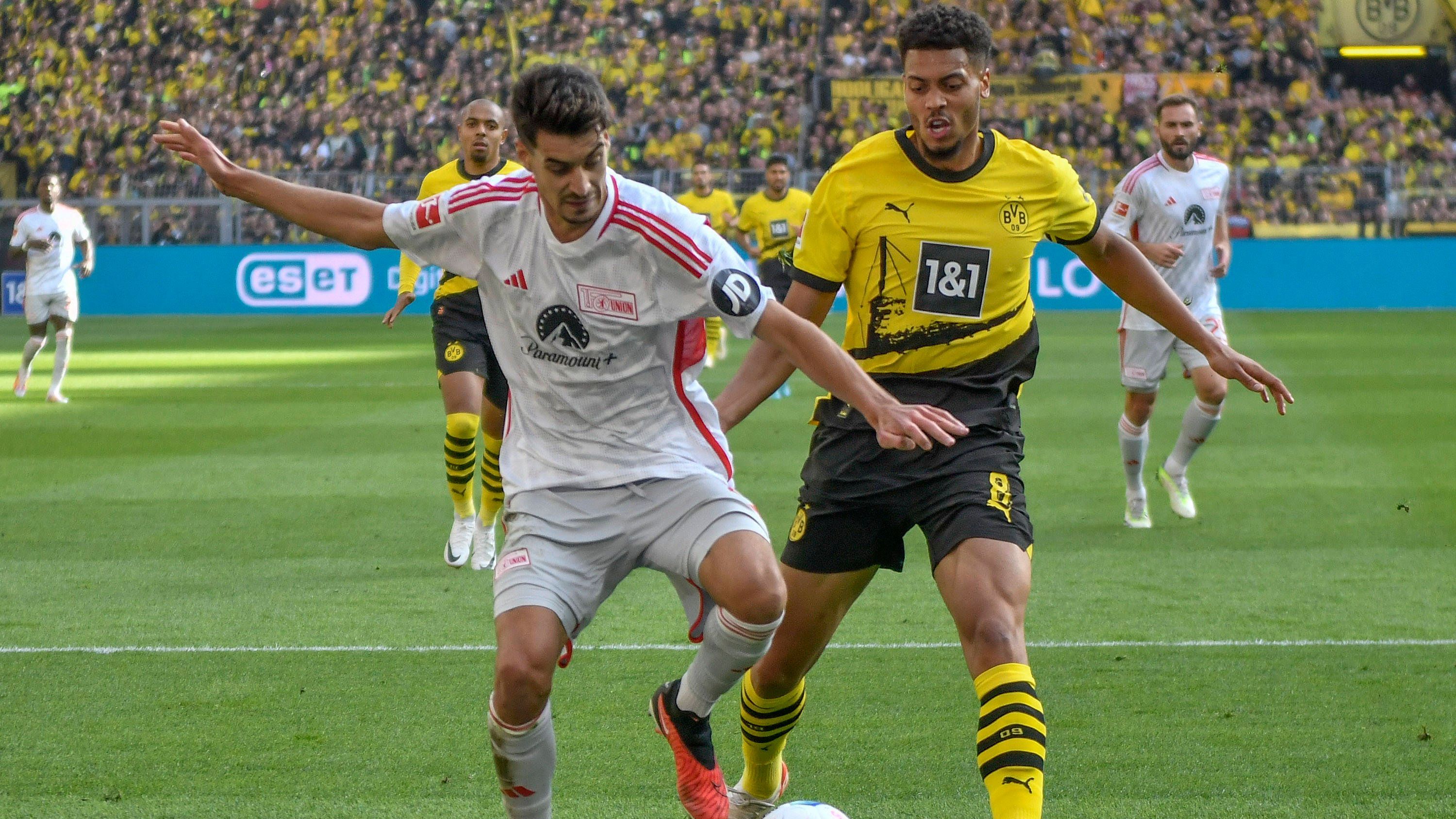 <strong>Felix Nmecha</strong><br>Offensiv lange ohne echte Bindung zum Spiel und ohne besondere Szenen, dafür aber gegen den Ball mit einigen richtig guten Aktionen. In der Schlussphase dann auch im Offensivspiel auffälliger. <strong>ran-Note: 3</strong>