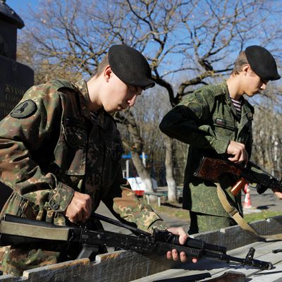 RUSSIA-KALASHNIKOV/ANNIVERSARY-CADETS