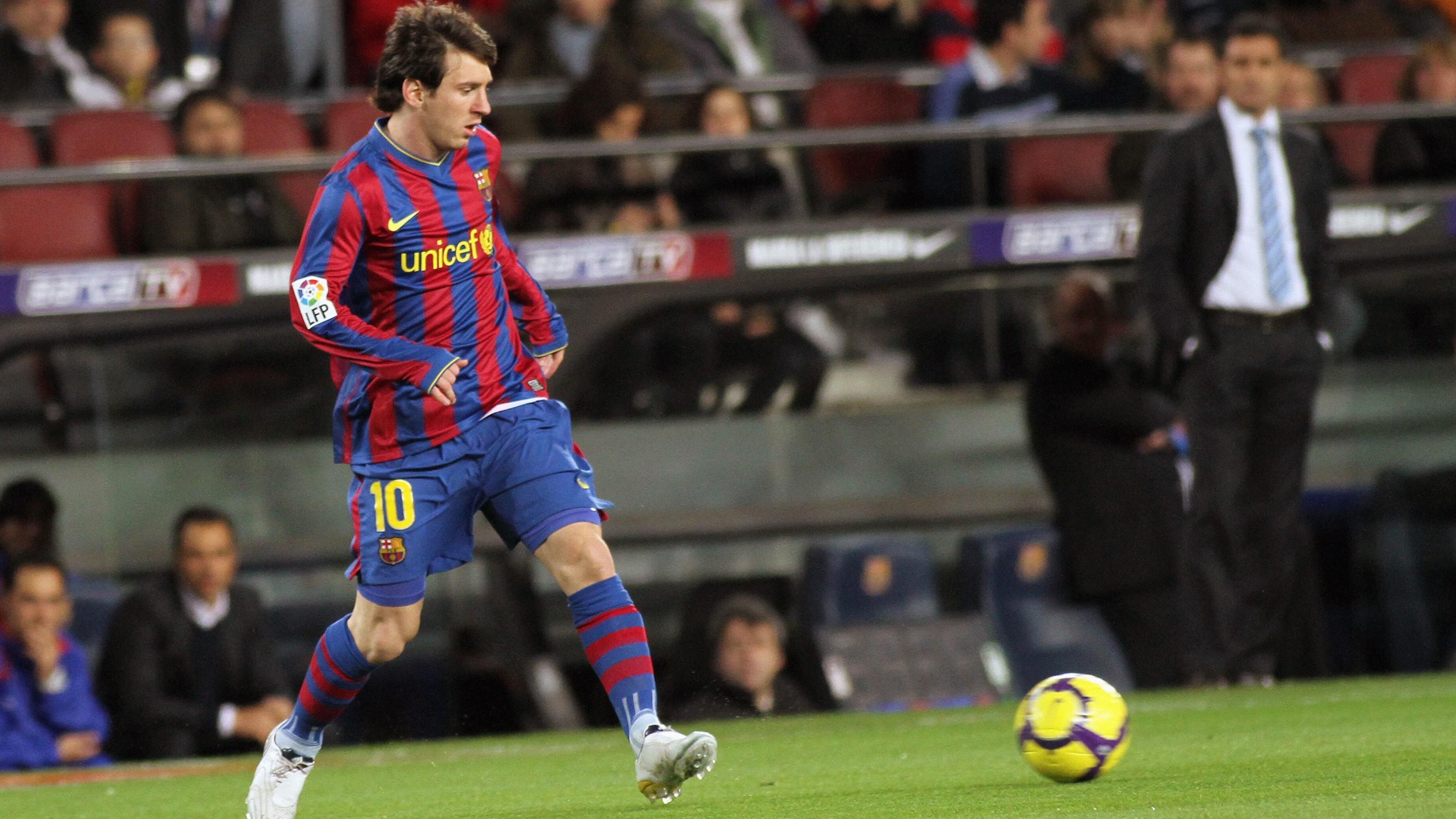 
                <strong>2010: Lionel Messi </strong><br>
                &#x2022; Nationalität: Argentinien <br>&#x2022; damaliger Verein: FC Barcelona <br>
              