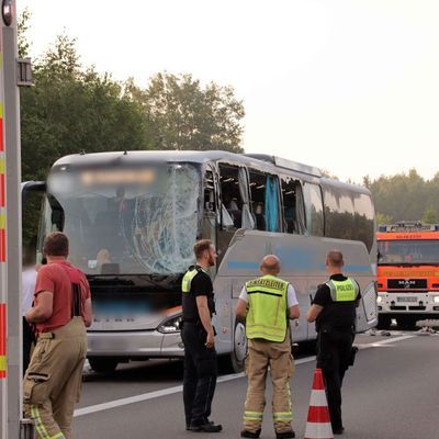 Unfall mit Reisebus auf A24