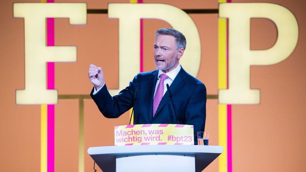 FDP-Chef Lindner spricht auf dem Parteitag der Liberalen in Berlin.