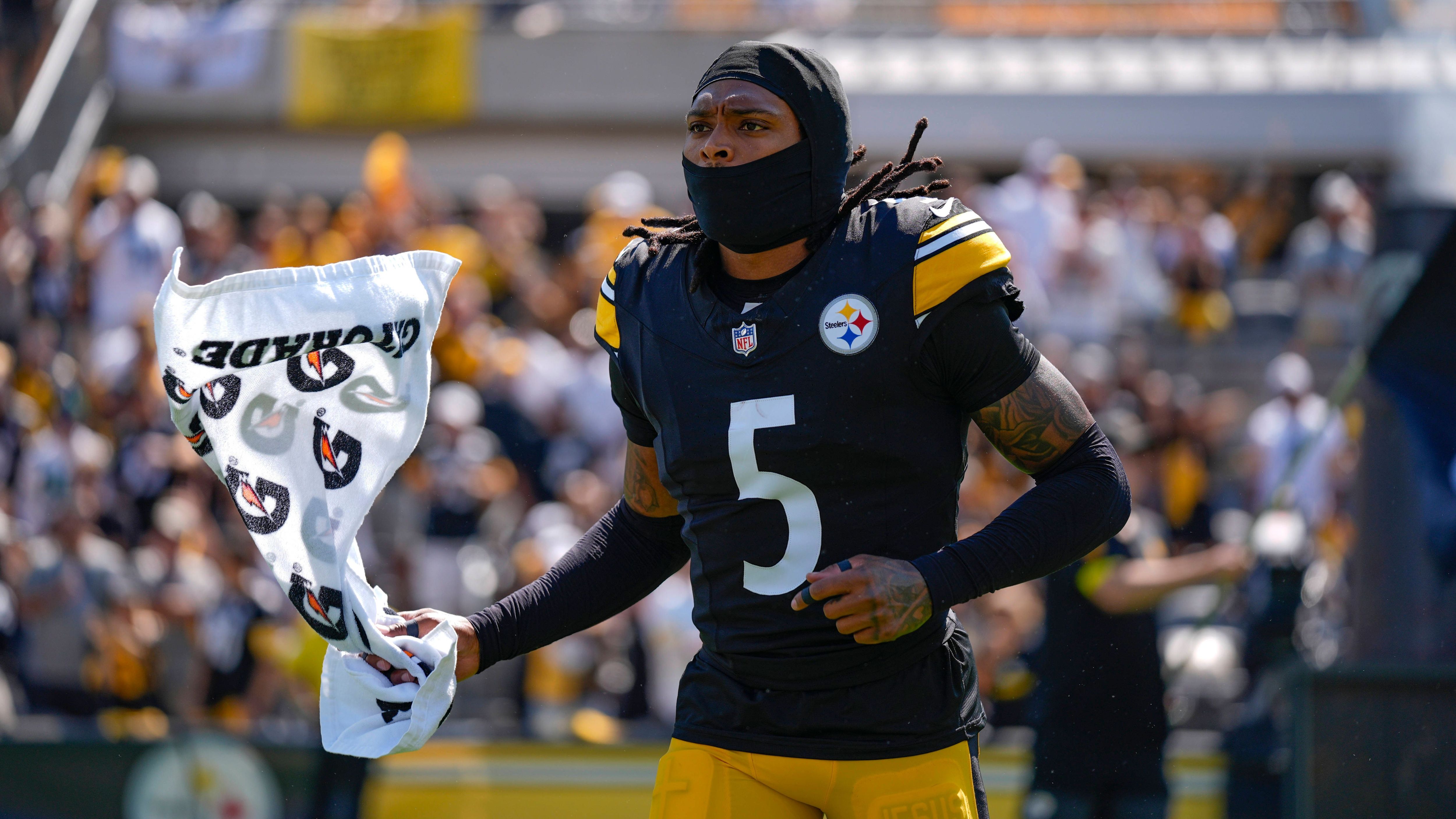 <strong>Pittsburgh Steelers at New England Patriots 25:7</strong><br>Mit einem Statement-Sieg melden sich die Steelers zurück. Nach der unglücklichen Niederlage gegen die Seattle Seahawks am vergangenen Spieltag unterstreichen sie mit Aaron Rodgers ihre Ansprüche und lassen den Patriots keine Chance. Besonders die Defensive um T.J. Watt und Jalen Ramsey weiß zu überzeugen.
