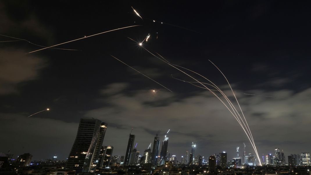 Der Iran setzt seine Angriffswellen gegen Israel fort.