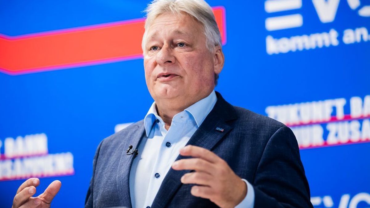 EVG-Chef Martin Burkert kündigt in Berlin Widerstand gegen die Personalpläne von Verkehrsminister Schnieder an.
