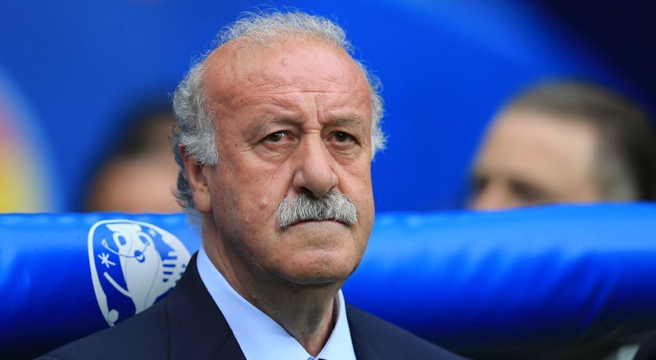 
                <strong>Vicente del Bosque</strong><br>
                Nach dem bitteren Aus der Spanier im Achtelfinale der EM erklärte Nationaltrainer Vicente del Bosque seinen Rücktritt. Die glorreiche Zeit unter dem 65-Jährige ist damit vorbei, es bleiben ein Weltmeister- und ein Europameisterschafts-Titel. Während die Fans noch der vergebenen Möglichkeit zum dritten EM-Triumph in Folge nachtrauern, startet in Spanien bereits die Suche nach einem Trainer-Nachfolger. ran.de nennt die aktuellen Kandidaten. 
              
