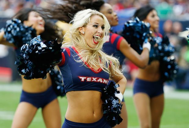 
                <strong>Houston Texans - Tennessee Titans 45:21</strong><br>
                Beste Laune herrscht auch in Houston, wo die Zuschauer nicht nur von den Cheerleadern eine heiße Show geboten bekommen.
              