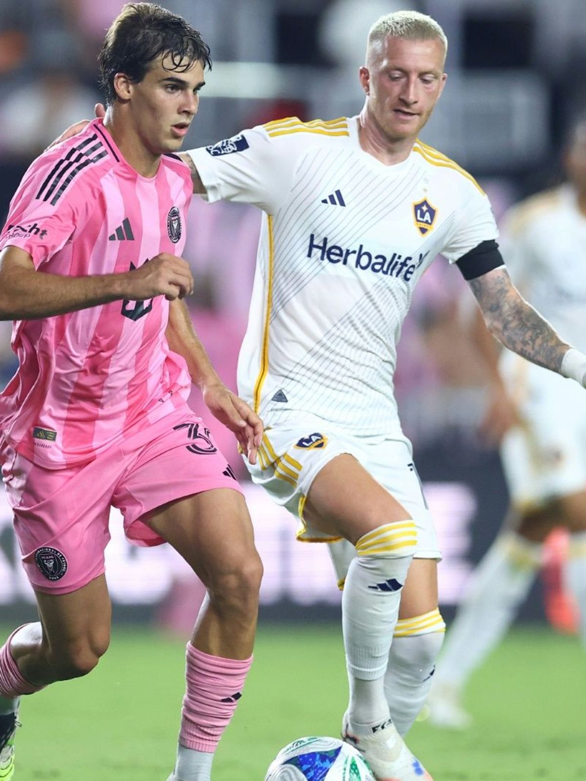 Marco Reus (r.) im Galaxy-Trikot