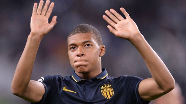 
                <strong>Was würde Barca bei einem Neymar-Abgang machen?</strong><br>
                Bei den Katalanen wäre man zumindest nicht komplett unvorbereitet. Angeblich hat der Klub Jungstar Kylian Mbappe vom AS Monaco auf dem Zettel. Außerdem ist Barca an PSG-Mittelfeldmann Marco Verratti interessiert. Den könnte man bei einem Neymar-Deal verrechnen. Aber: Bei dem 18-jährigen Mbappe ist auch Real Madrid im Rennen um eine Verpflichtung.
              