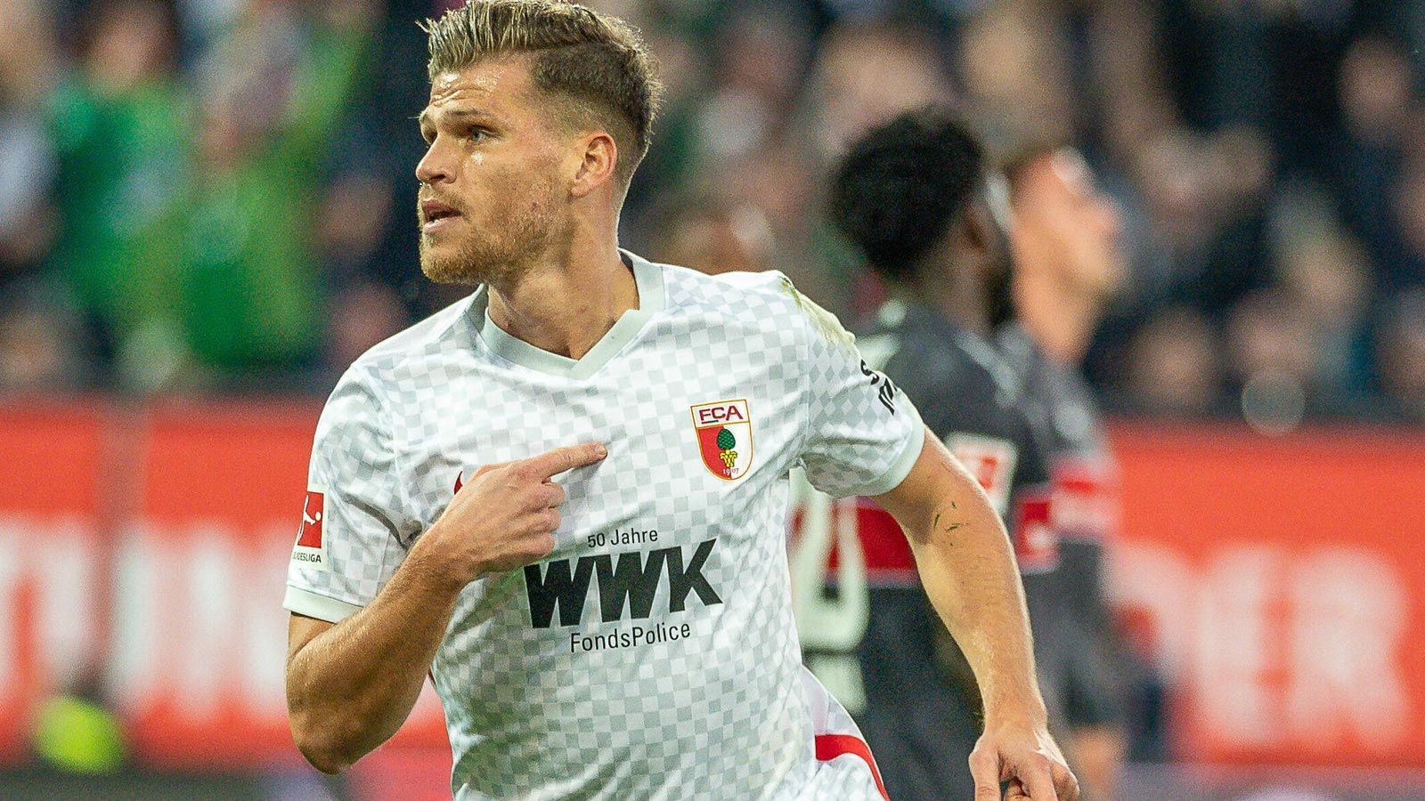 
                <strong>Platz 4 (geteilt): Florian Niederlechner (FC Augsburg)</strong><br>
                &#x2022; Tore: 3 -<br>&#x2022; Tore des Vereins: 9 -<br>&#x2022; <strong>Tor-Quote: 33,3 Prozent</strong><br>
              