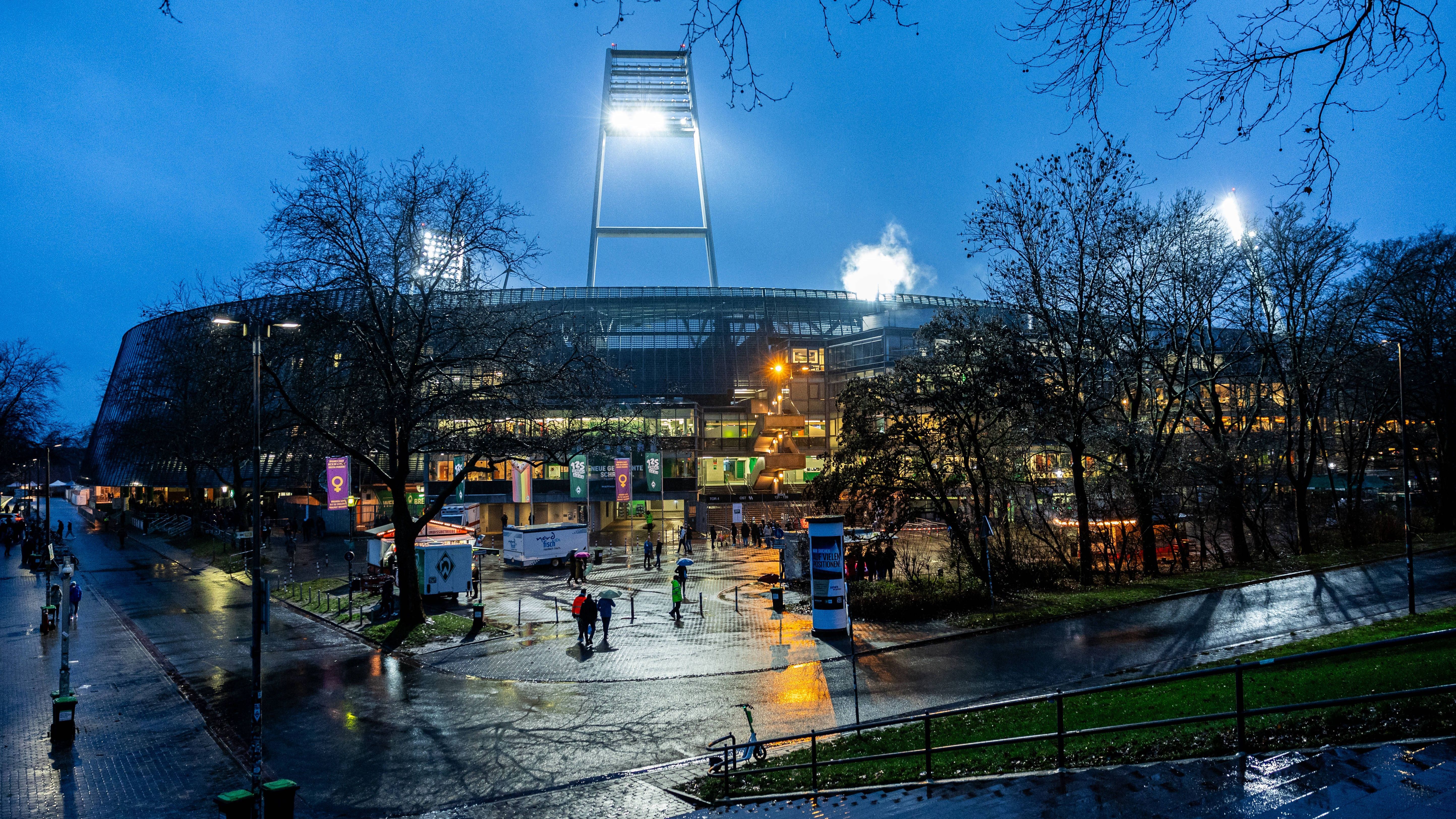 <strong>Hamburg Sea Devils: wohnInvest Weserstadion Bremen</strong><br>Bereits seit längerem steht fest, dass die Sea Devils auch für zwei Spiele nach Bremen umziehen werden. Das nominell reine Fußballstadion wird ebenfalls Schauplatz der European League of Football sein. 42.100 Plätze fasst die Arena direkt an der Weser.