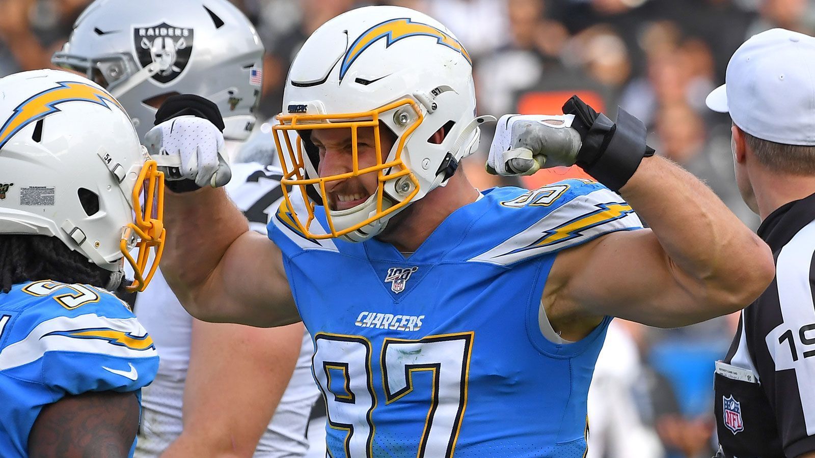 
                <strong>Platz 2: Joey Bosa</strong><br>
                Jahresgehalt: 27 Millionen US-DollarLos Angeles ChargersDefensive End
              