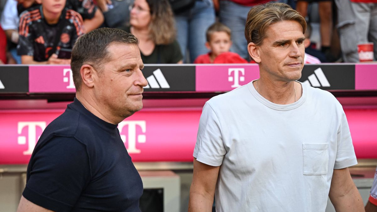 Fussball Telecom Cup Saison 2025 2026 07.08.2025 FC Bayern Muenchen - Tottenham Hotspur Sportvorstand Max Eberl (li, FC Bayern Muenchen) und Sportdirektor Christoph Freund (re, FC Bayern Muenchen) ...