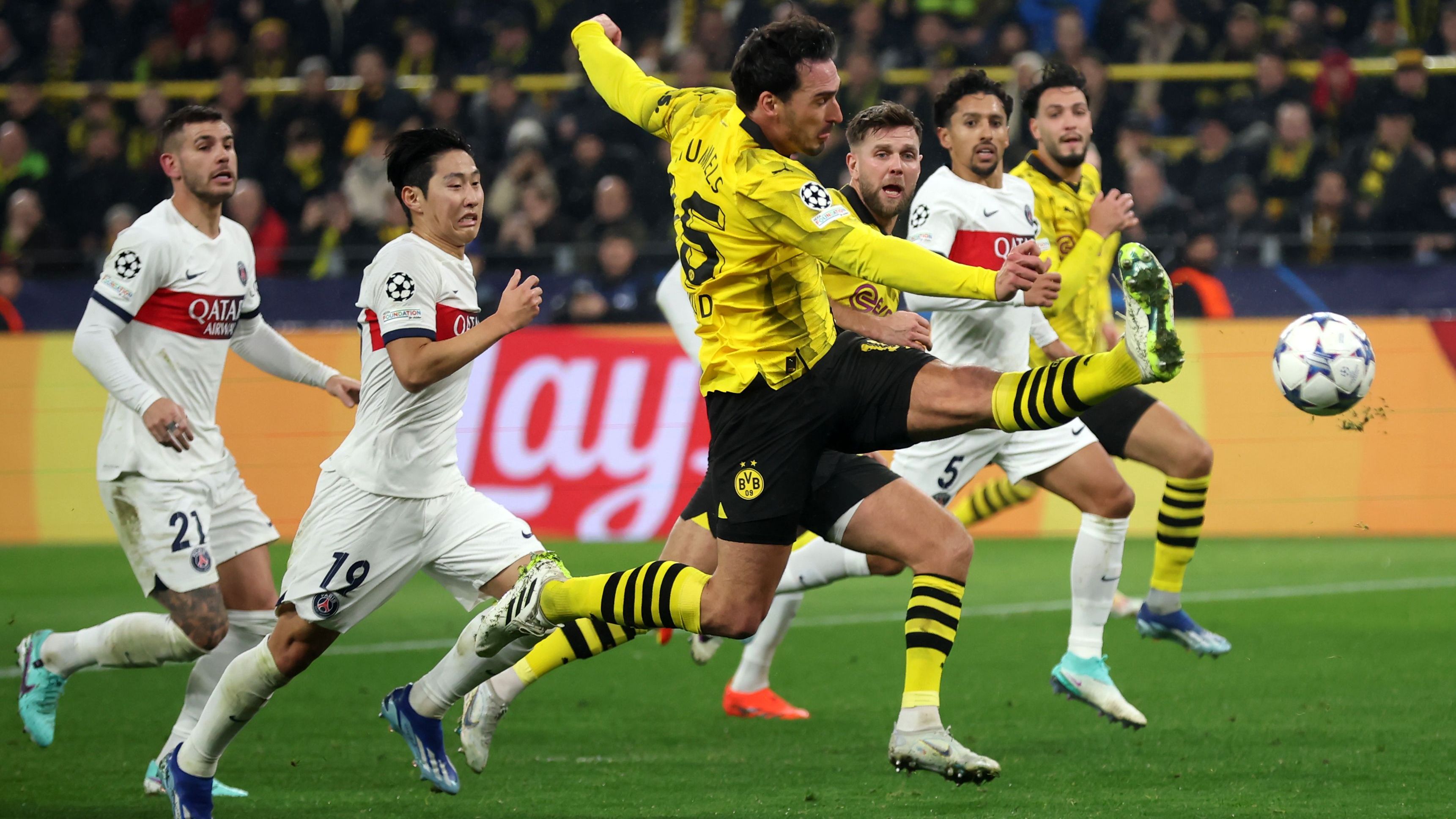 <strong>BVB vs. PSG: Die Stars von Borussia Dortmund in der Einzelkritik</strong><br>Der BVB erkämpft sich in einem abwechslungsreichen Schlagabtausch mit Paris Saint-Germain ein 1:1-Remis. Gerade in der Offensive weiß der eine oder andere Spieler von Trainer Edin Terzic zu überzeugen. Wir haben die Noten.