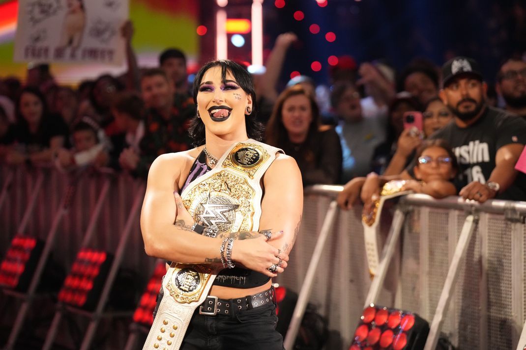 Ob WWE-Damenchampion Rhea Ripley auch mit nach Berlin kommt, ist noch offen.