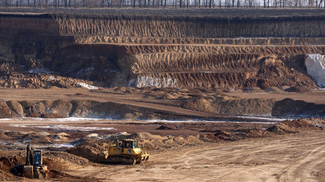 Die USA und die Ukraine haben ein Abkommen zur Finanzierung des Wiederaufbaus des Landes und zum Abbau ukrainischer Rohstoffe unterzeichnet. 