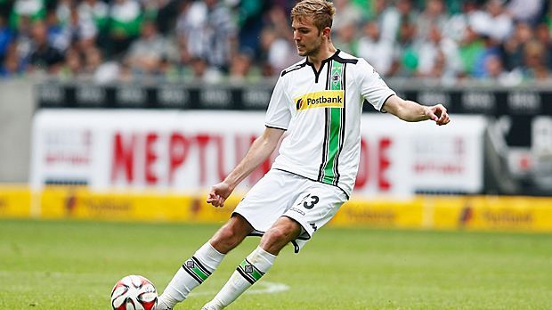 
                <strong>Christoph Kramer (Borussia Mönchengladbach)</strong><br>
                Christoph Kramer (Borussia Mönchengladbach) - Bayer 04 Leverkusen verleiht den heutigen deutschen Nationalspieler zweimal. In der Saison 2011 zunächst in die Zweite Liga zum VfL Bochum. 2013 geht es für den heutigen Weltmeister an den Niederrhein. Im Sommer 2015 kehrt Kramer zurück nach Leverkusen.
              