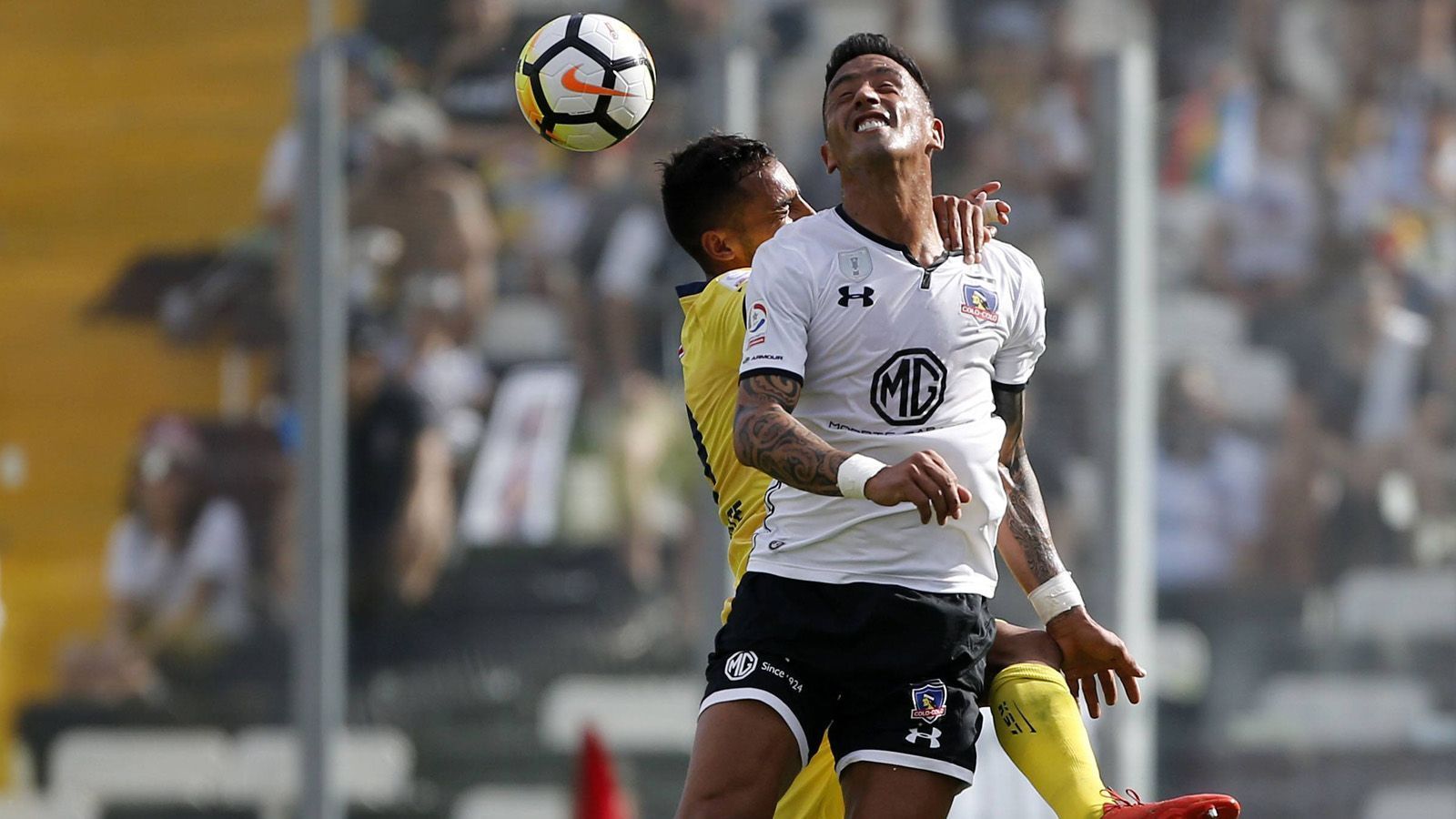 
                <strong>Lucas Barrios</strong><br>
                Der Paraguayaner wurde nach den drei Jahren in Dortmund zum Wandervogel und spielte vor allem bei südamerikanischen Klubs. Mit Ausnahme der BVB-Zeit konnte er in Europa nicht Fuß fassen. Momentan spielt der 35-Jährige für den argentinischen Erstligisten Gimnasia.
              