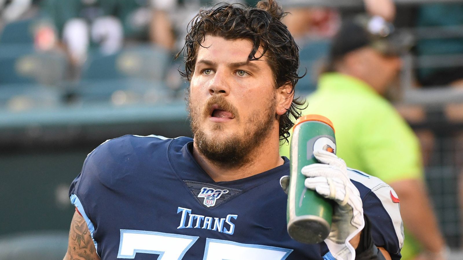 
                <strong>1. Taylor Lewan (Tennessee Titans)</strong><br>
                Der Left Tackle der Titans wurde für die ersten vier Spiele gesperrt. Er hatte gegen die Doping-Vorschriften der NFL verstoßen. Ihm gehen so rund 3,93 Millionen Dollar durch die Lappen. 
              